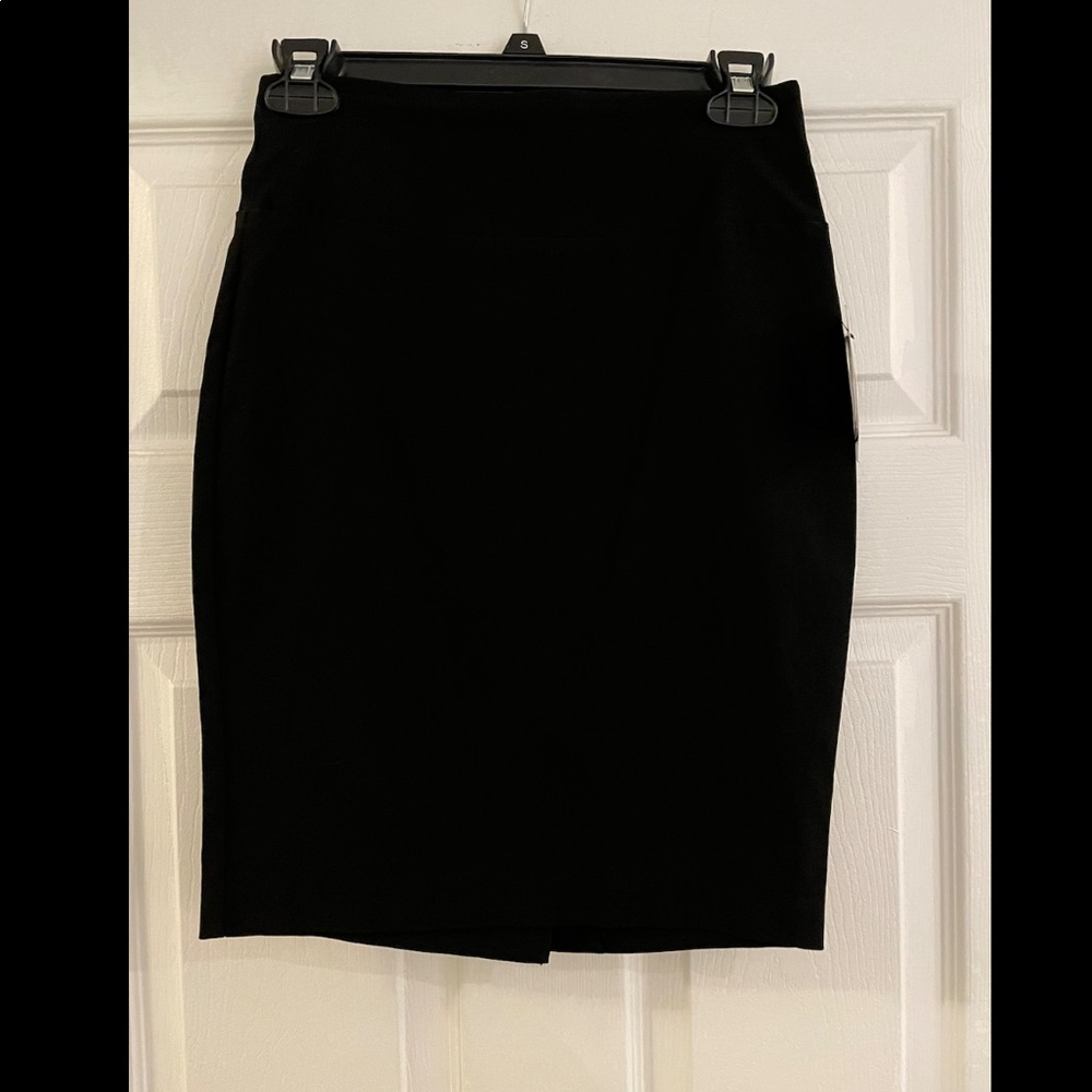 Black business pencil skirt